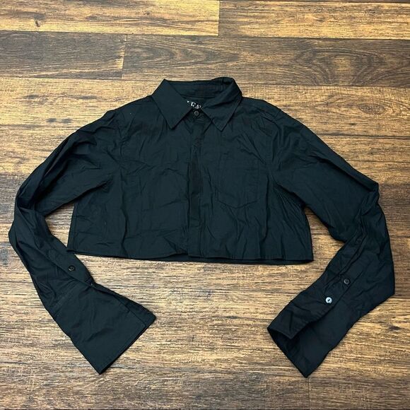 Leau coval cropped button up black top - Picture 1 of 9